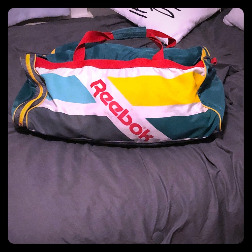 Vintage 80s style Reebok duffel bag